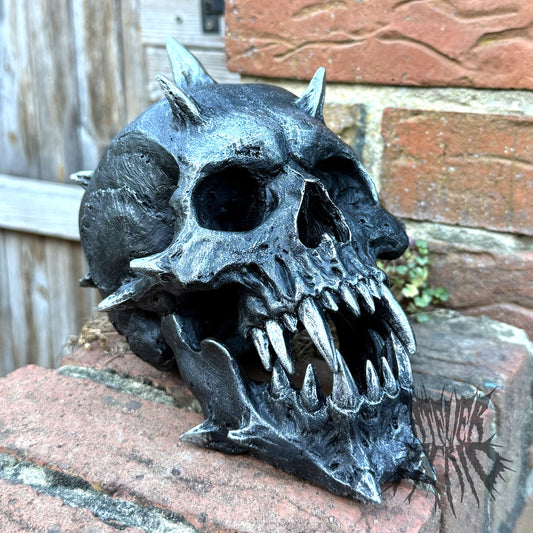 Iron Fang - Gothic metal skull ornament