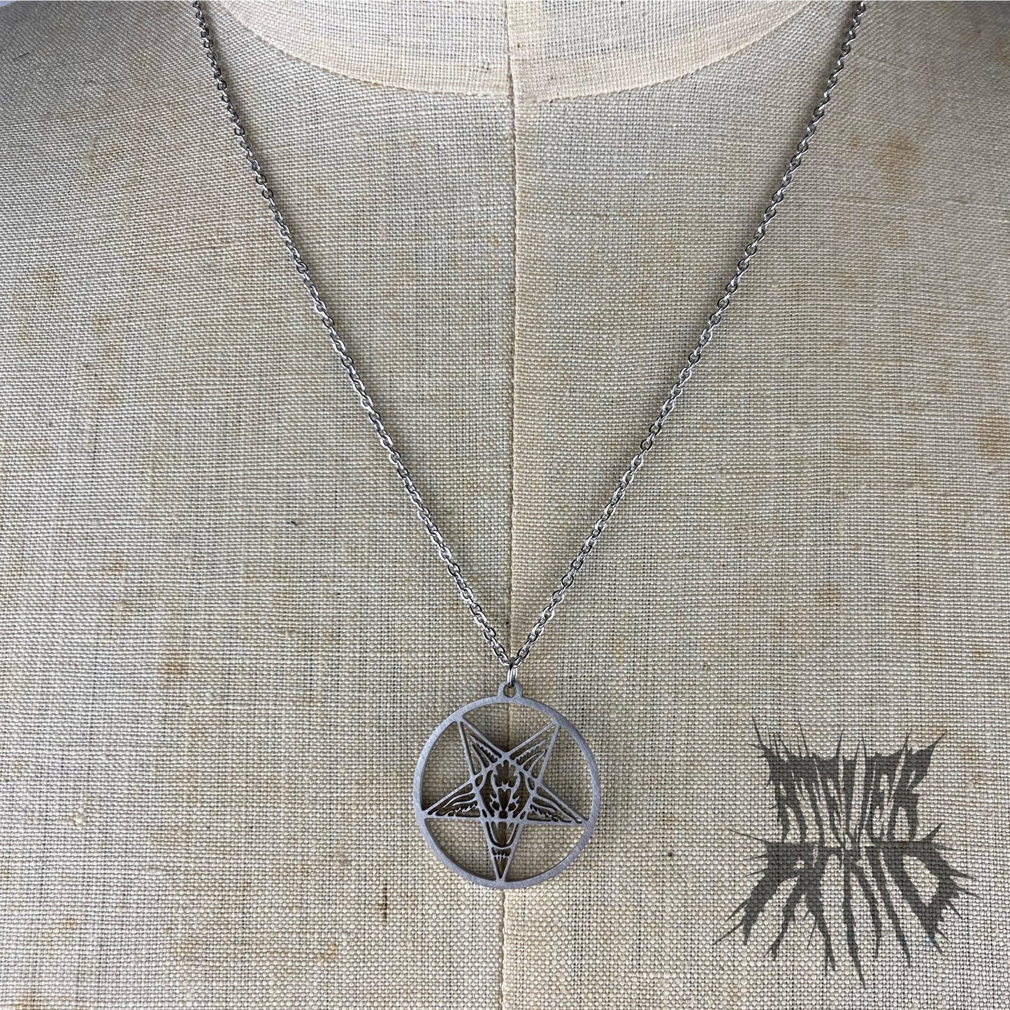 The Dark one necklace