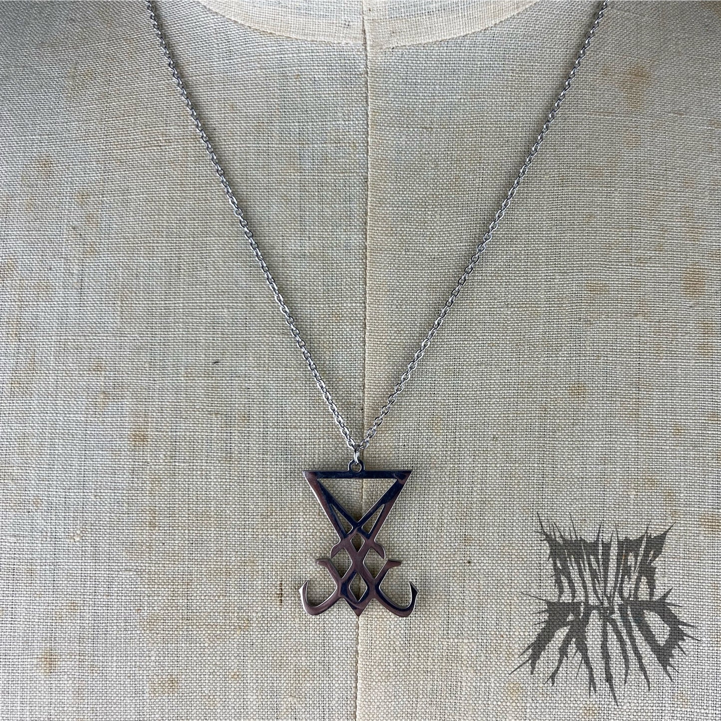 The Lucifer necklace