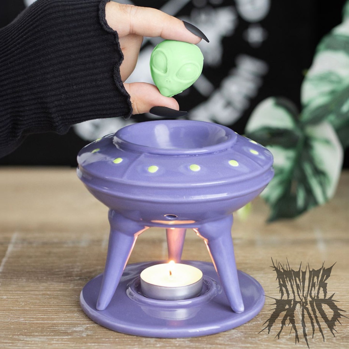 UFO Wax Melt Burner with Alien Wax Melt