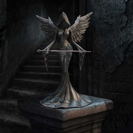 Femme Fatale - Warrior 20.3cm