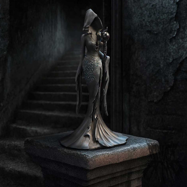 Femme Fatale - Seer 20cm