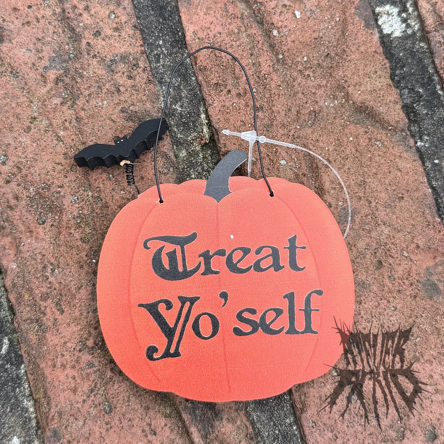 1x Mini Pumpkin Sign