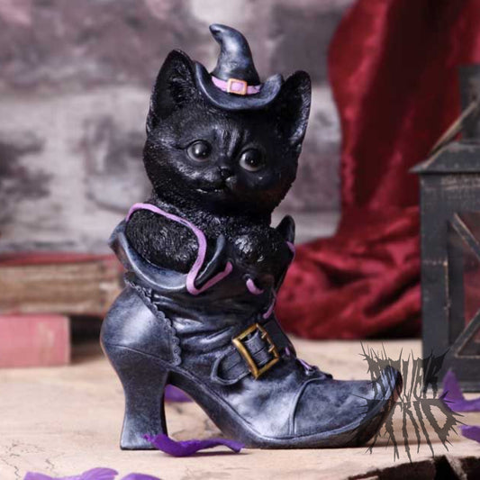 Mischievous Familiar 18.5cm