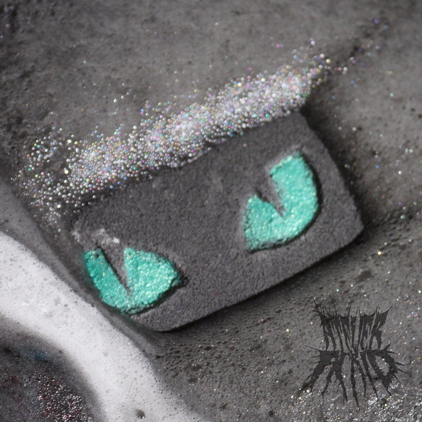 Cats Eyes Bath Bomb 80g - Gothic Bath Bomb